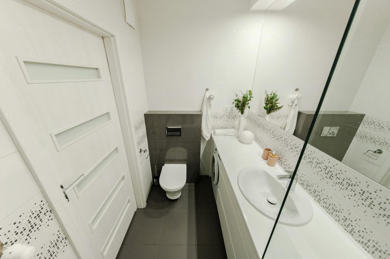 Studio Wola Apartament Kasprzaka - Wifi + Smart Tv Варшава Экстерьер фото